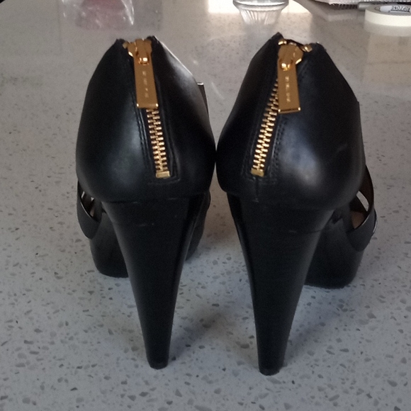 Michael Kors Elena Platform black leather shoe - Picture 5 of 8